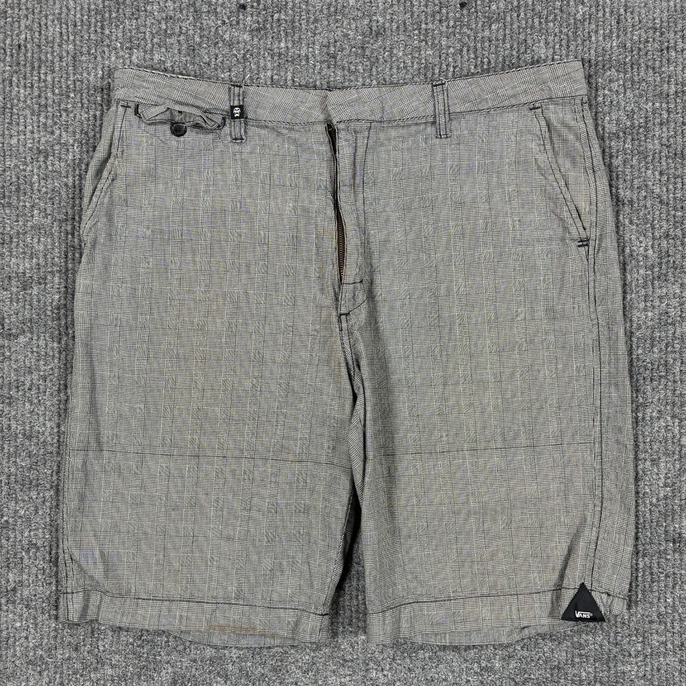 VANS Mens Chino Shorts Size 34 Black Plaid Flat Front Casual Streetwear